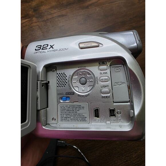 JVC Digital Video Camera GR-D395U 32X Optical Zoom Mini DV Wide Mode Silver W/ S - Picture 9 of 16